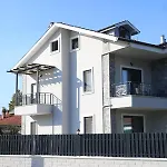 Bright House 5*
