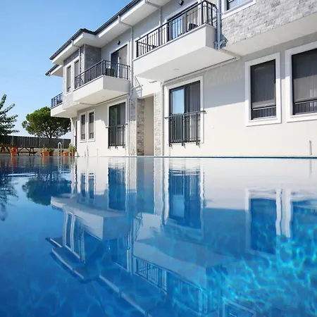 Bright House מלון 5*