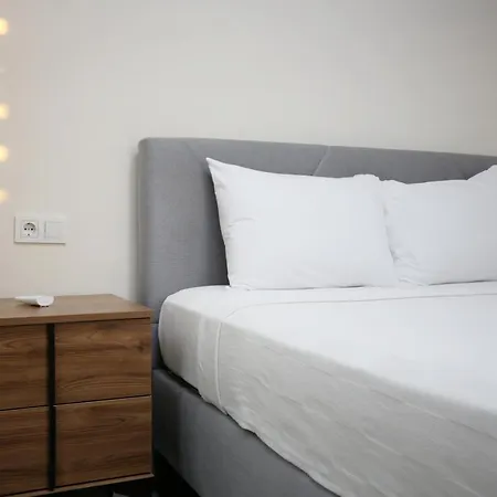 Bright House מלון