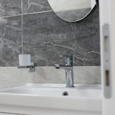 Bright House מלון