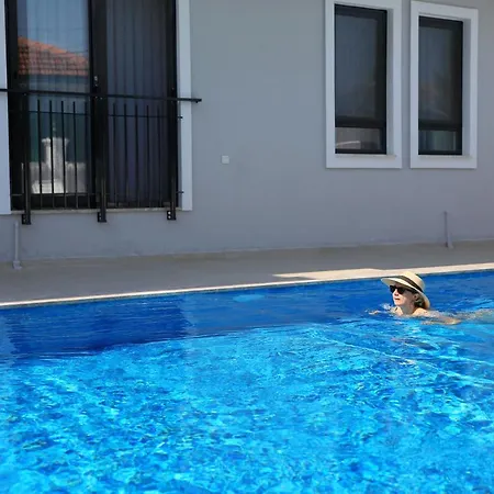 מלון Bright House