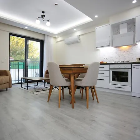 Bright House Ξενοδοχείο 5*
